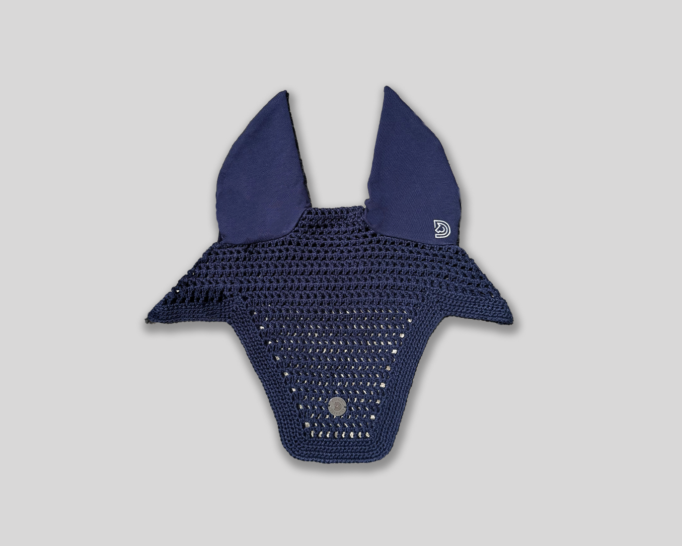fly bonnet in navy color, photo in studio