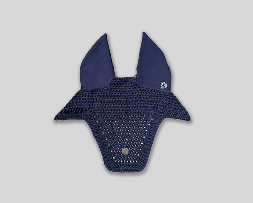 fly bonnet in navy color, photo in studio