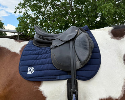 saddle pad in midnight, side photo